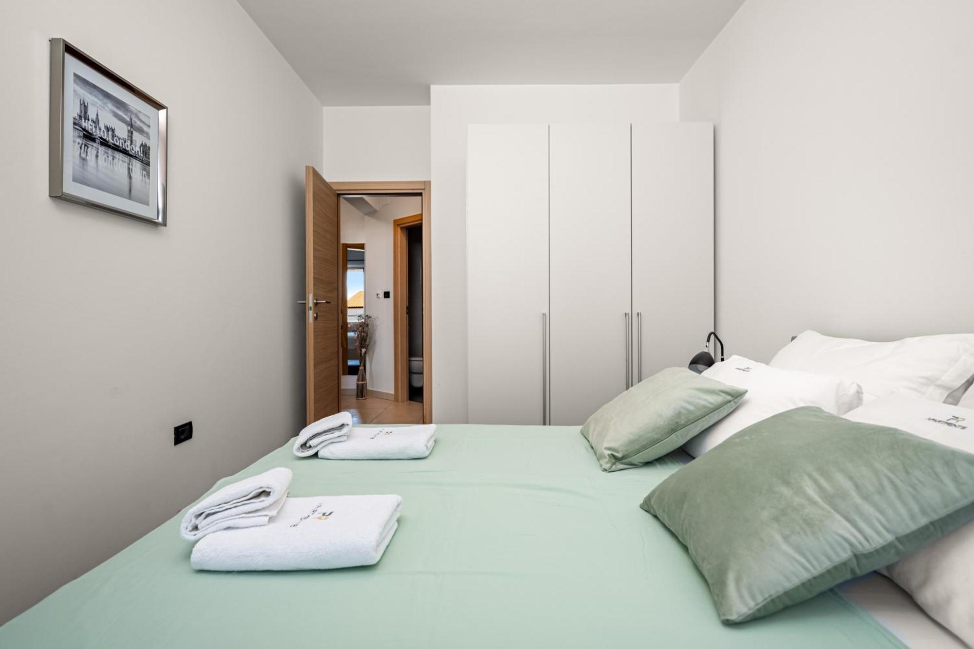 Pr Apartment Fazana Luaran gambar