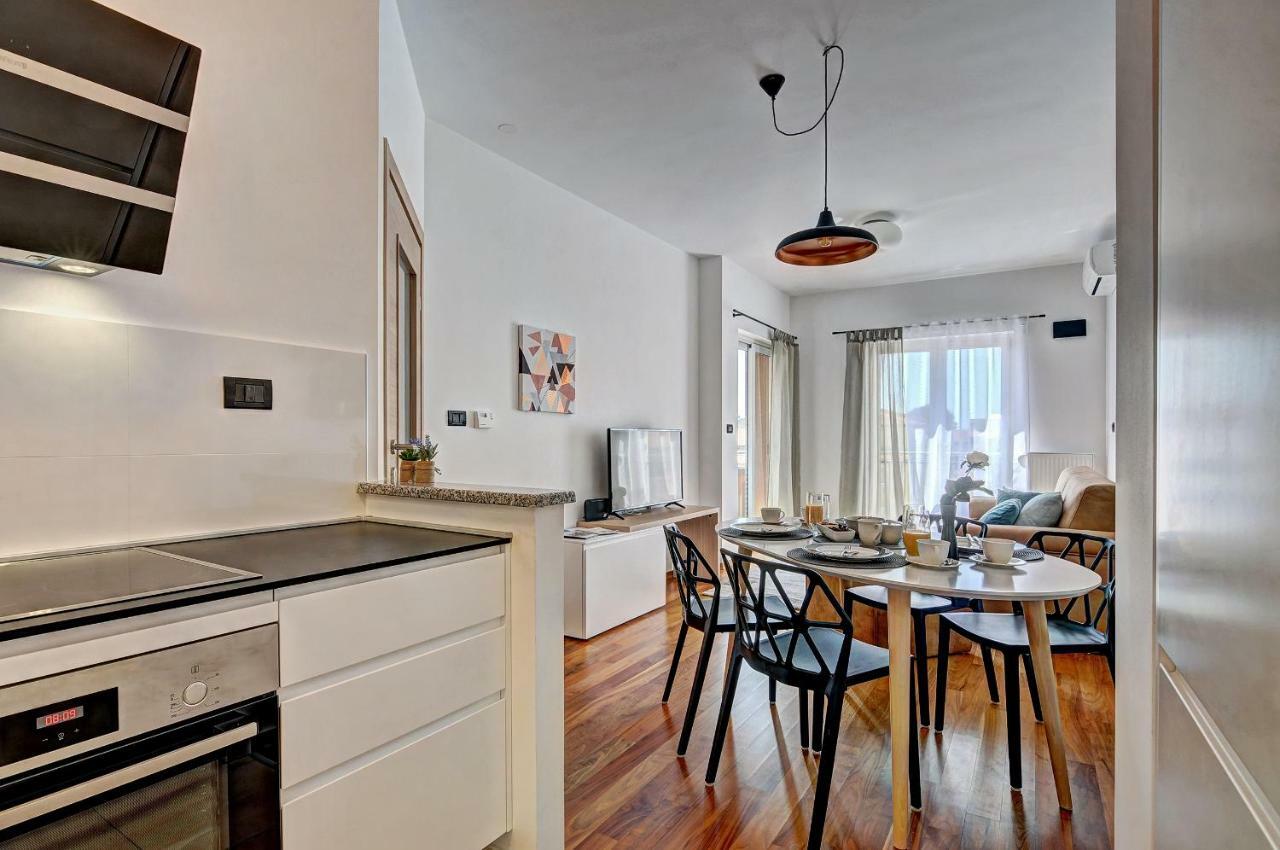 Pr Apartment Fazana Luaran gambar