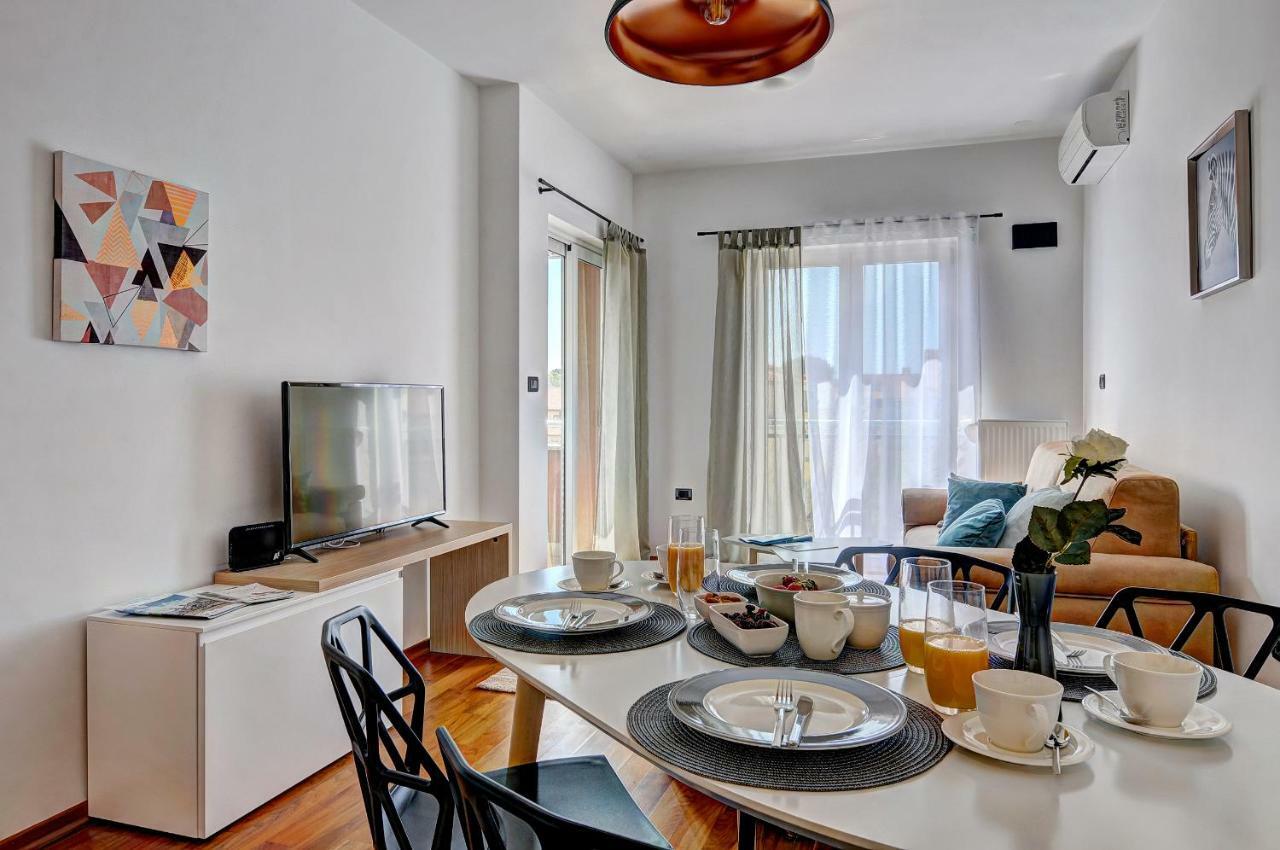 Pr Apartment Fazana Luaran gambar